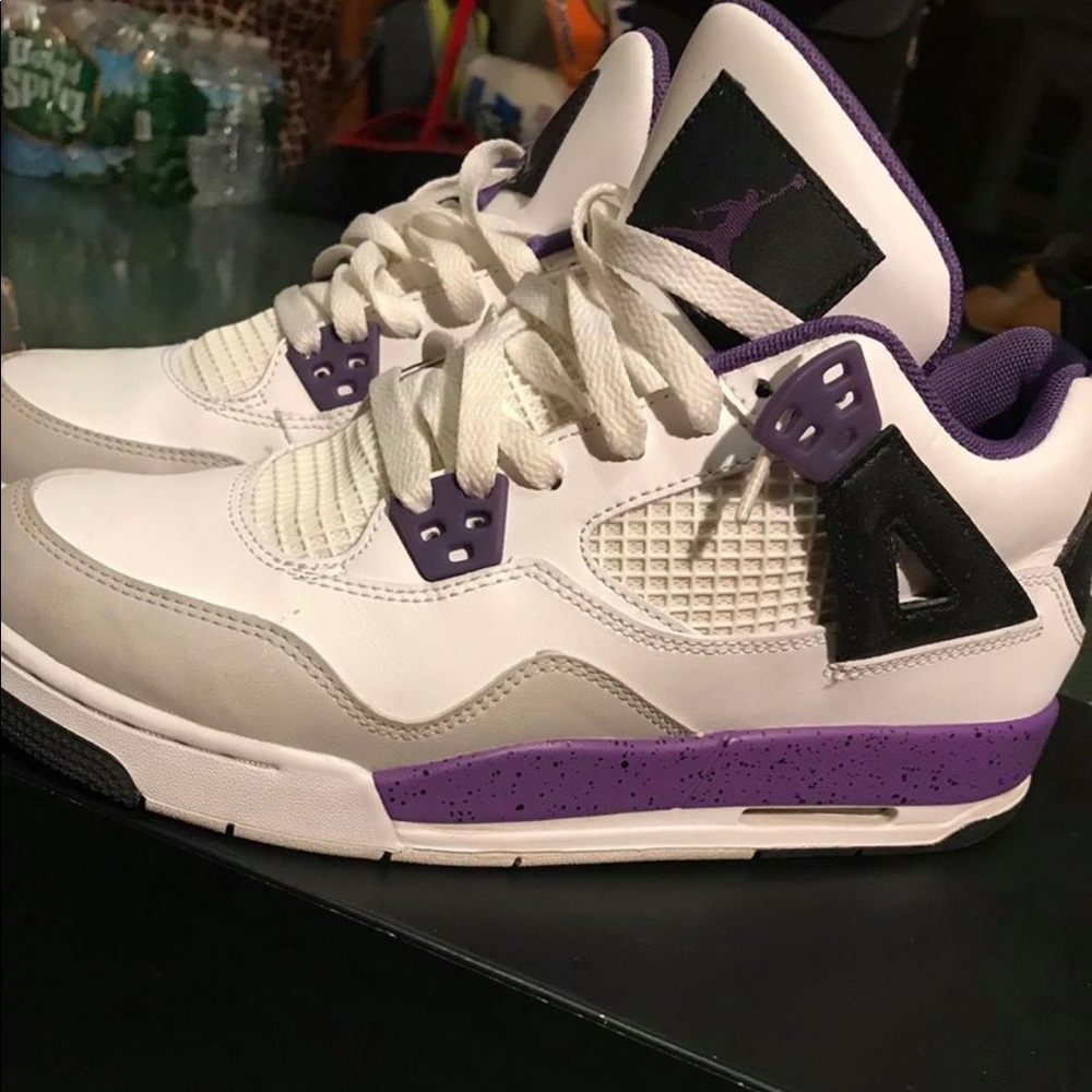 Jordan Retro 4’s big kids 6.5